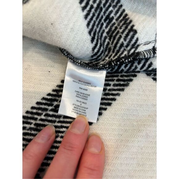 NWT Gb girls flannel shacket, $54 B37 - Picture 3 of 6